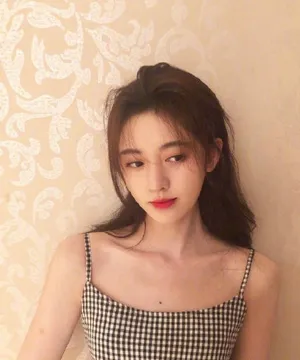 性感鞠婧祎格子吊带裙图片_4