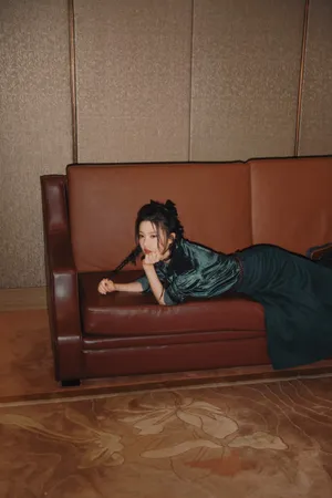 杨子姗性感学院风写真图片_3