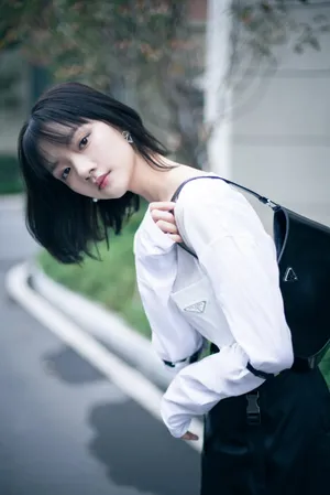 演员任敏气质性感写真图片_3