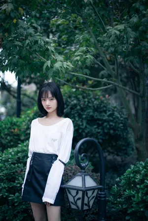 演员任敏气质性感写真图片_4