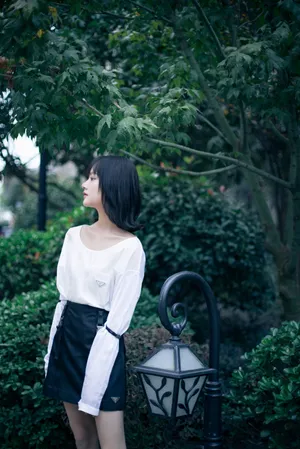 演员任敏气质性感写真图片_5