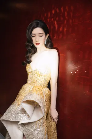 江疏影鎏金亮片礼服时尚写真图片_2