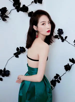 宋茜蓝色礼裙性感写真图片_1