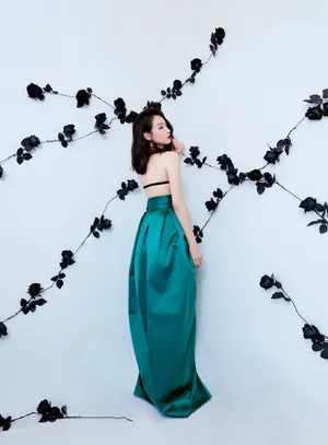 宋茜蓝色礼裙性感写真图片_3