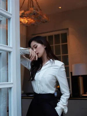 刘诗诗西服礼裙优雅写真图图片_7