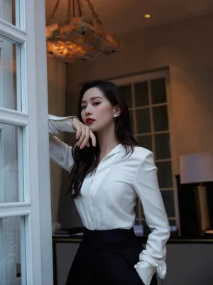 刘诗诗西服礼裙优雅写真图图片_10