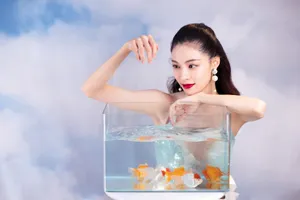 钟楚曦冰蓝流光裙性感写真图片_5