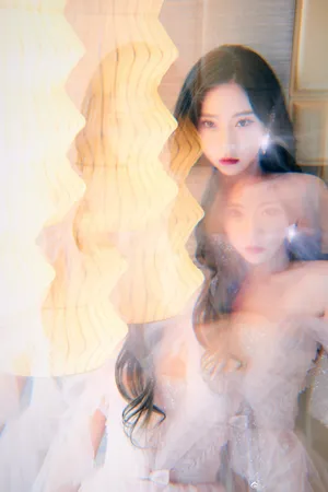 张紫宁挑染紫发粉裙优雅写真图片_2