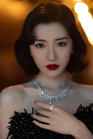 毛晓彤黑色长裙性感妩媚写真图片_8