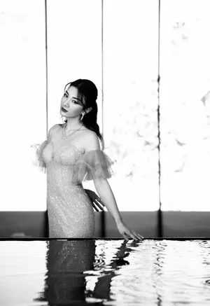 黄奕蓝鱼尾长裙性感写真图片_7