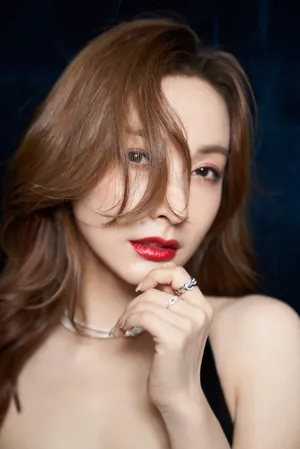 吴昕人鱼姬抹胸裙写真图片_7
