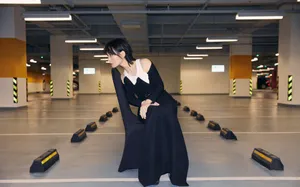 周笔畅黑白棱形拼接长裙写真图片_3