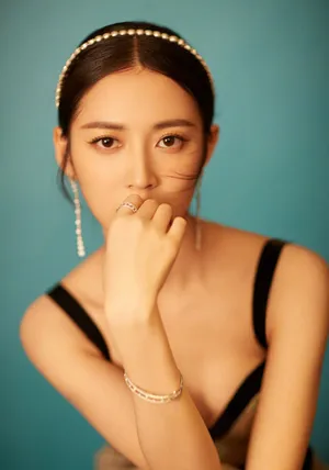 陈钰琪裸粉色长裙性感写真图片_8