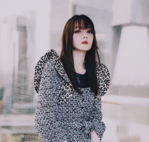 性感迷人迪丽热巴大眼妩媚吊带写真