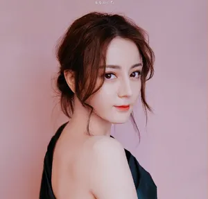 性感迷人迪丽热巴大眼妩媚吊带写真_6