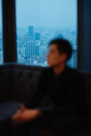 胡一天纯黑西装沉稳帅气写真图片_3