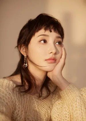 彭小苒狗啃刘海大片写真图片_2