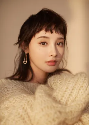 彭小苒狗啃刘海大片写真图片_3