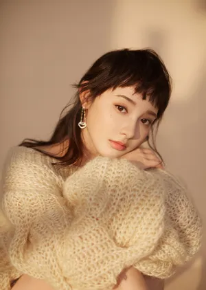 彭小苒狗啃刘海大片写真图片_8