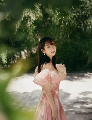 杨紫性感妩媚长裙写真图片_4