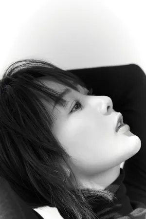 杨紫短发时尚妩媚撩人写真_5
