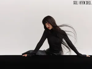 李沁长发造型时尚杂志写真大片