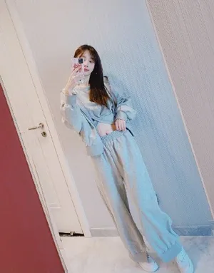李小璐性感火辣身材露肚脐妩媚诱惑写真_2
