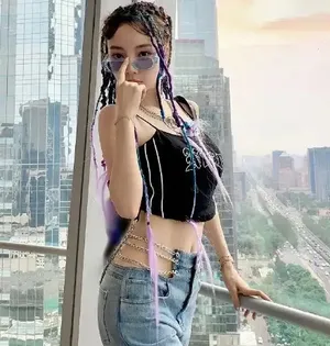 李小璐跳舞前后身材火辣诱惑写真