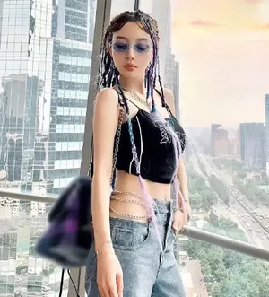 李小璐跳舞前后身材火辣诱惑写真_5