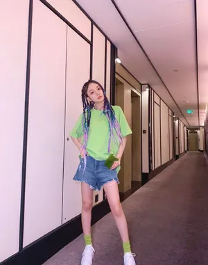 性感妩媚李小璐长腿诱惑撩人写真_2