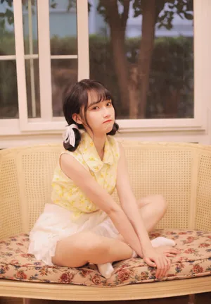 宋昕冉甜美性感居家写真图片
