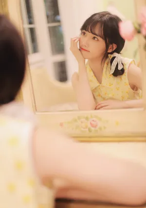 宋昕冉甜美性感居家写真图片
