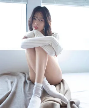 刘雯骨感身材魅力性感图片写真