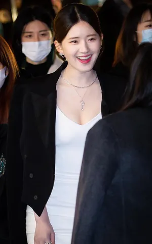 赵露思白裙美丽性感妩媚写真图片_2