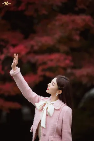 孔雪儿粉色套装性感写真图片_5