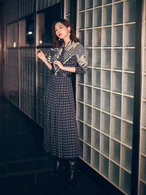 王霏霏复古优雅写真图片