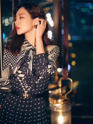 王霏霏复古优雅写真图片_3