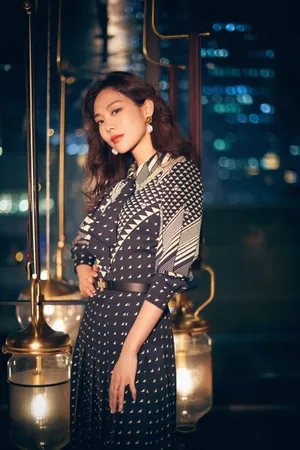 王霏霏复古优雅写真图片_6