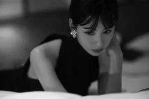 陈都灵黑色露背裙性感写真图片_5