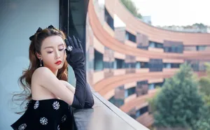 周麟嘉爱心鱼尾裙魅力性感写真_8