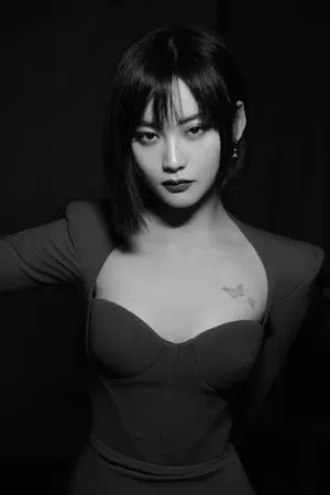 尚语贤奇异果绿包身裙写真图片_3