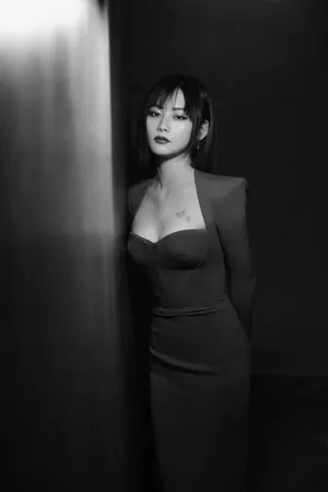 尚语贤奇异果绿包身裙写真图片_5