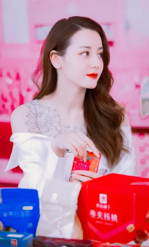 性感优雅迪丽热巴妩媚写真图片_5