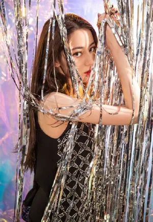 妩媚撩人性感迪丽热巴妩媚写真_6