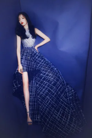 唐嫣浓妆艳抹性感晚礼服妩媚写真图片_6