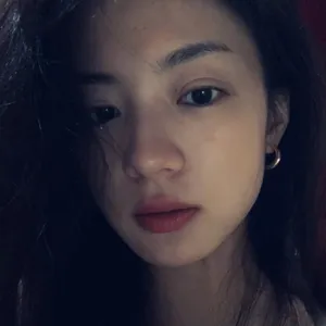 张雅钦散乱长发妩媚自拍照图片_3