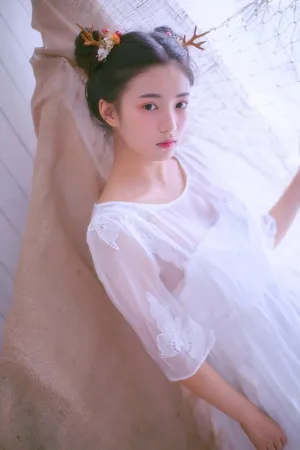 张雅钦丸子头纱裙甜美写真图片_7