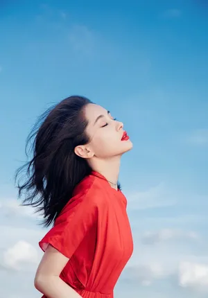 王子文性感红裙写真_4