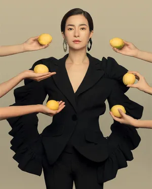 李晟黑色西装裙优雅性感写真_2