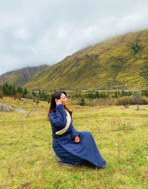 张雨绮性感黑色吊带妩媚写真_6
